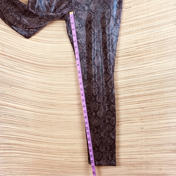 Free People Blank NYC Faux Leather Snakeskin Pull-On in Boomslang Legging Sz 26 - Picture 11 of 11